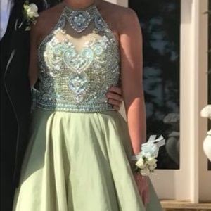 Green formal gown. Only worn once to prom.
